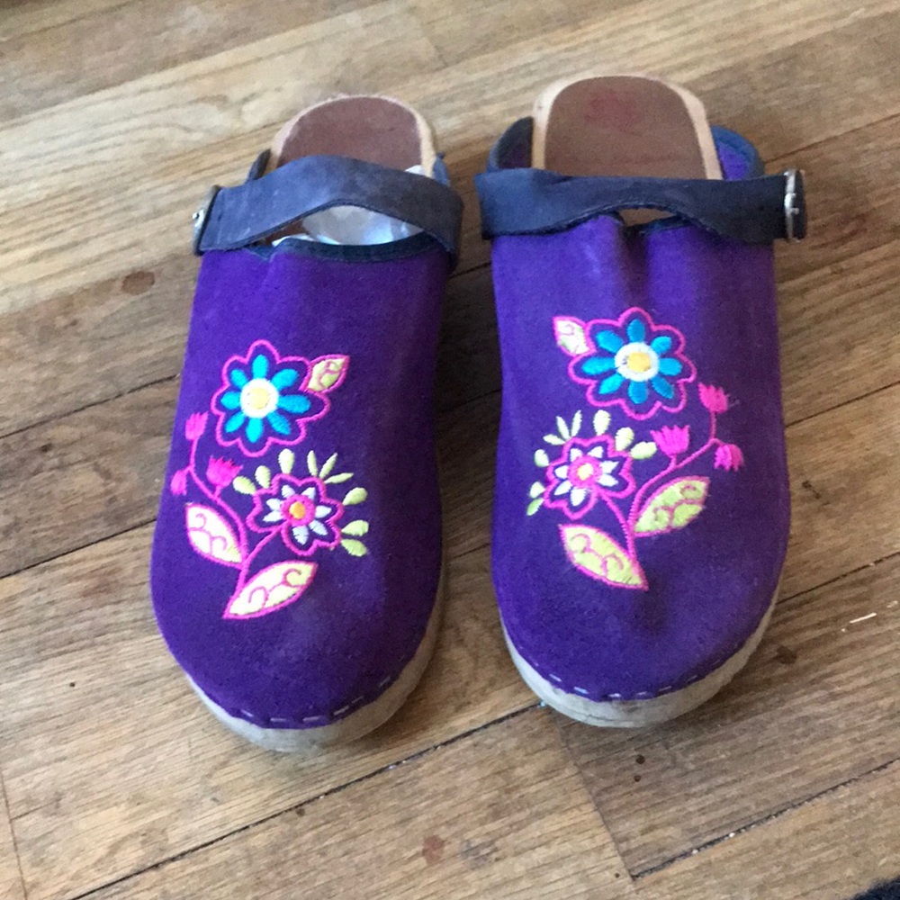 Hanna Anderson clogs